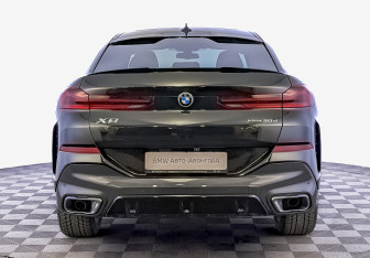 Подержанный автомобиль BMW X6 2020 года (6 фото)