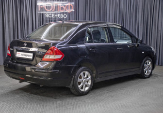 Подержанный автомобиль Nissan Tiida Sedan 2010 года (5 фото)