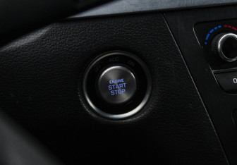 Подержанный автомобиль Hyundai Genesis 2016 года (23 фото)