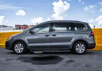 Подержанный автомобиль Volkswagen Sharan 2018 года (8 фото)