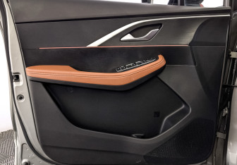 Подержанный автомобиль Omoda C5 2023 года (19 фото)