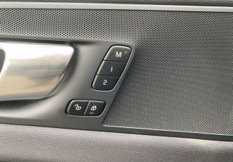 Подержанный автомобиль Volvo XC60 2021 года (18 фото)