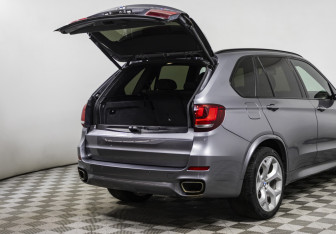 Подержанный автомобиль BMW X5 2016 года (18 фото)