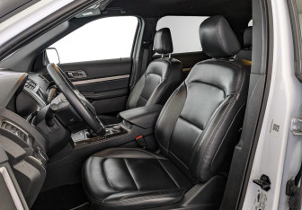 Подержанный автомобиль Ford Explorer 2018 года (20 фото)