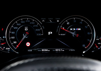 Подержанный автомобиль BMW X3 M 2019 года (11 фото)