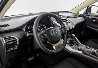 Подержанный автомобиль Lexus NX 2015 года (16 фото)