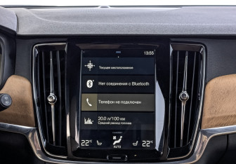 Подержанный автомобиль Volvo V90 2019 года (17 фото)