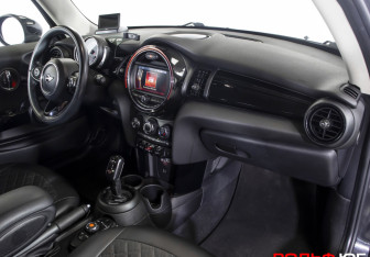 Подержанный автомобиль MINI Hatch 2019 года (9 фото)