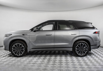 Подержанный автомобиль Jaecoo J8 2024 года (8 фото)