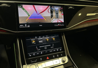 Подержанный автомобиль Audi Q8 2019 года (19 фото)