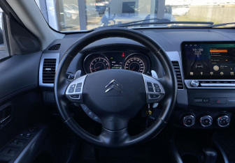 Подержанный автомобиль Citroen C-Crosser 2010 года (14 фото)