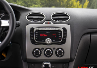 Подержанный автомобиль Ford Focus Sedan 2006 года (13 фото)