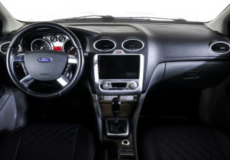 Подержанный автомобиль Ford Focus Sedan 2008 года (12 фото)
