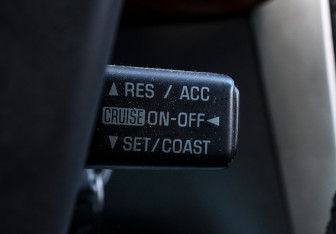 Подержанный автомобиль Toyota Avensis Sedan 2004 года (13 фото)