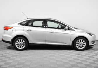 Подержанный автомобиль Ford Focus Sedan 2015 года (4 фото)