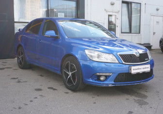 Подержанный автомобиль Skoda Octavia RS Liftback 2012 года (3 фото)