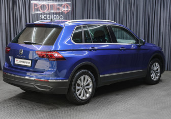 Подержанный автомобиль Volkswagen Tiguan 2022 года (5 фото)
