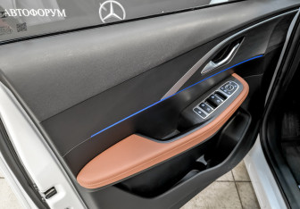 Подержанный автомобиль Omoda C5 2023 года (19 фото)