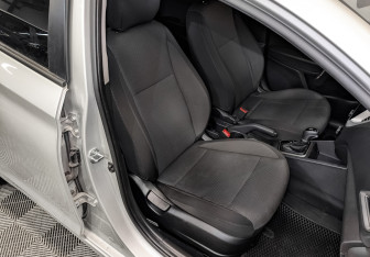 Подержанный автомобиль Hyundai Solaris Sedan 2019 года (22 фото)