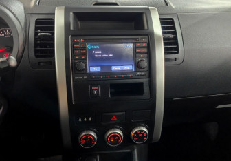 Подержанный автомобиль Nissan X-Trail 2013 года (14 фото)