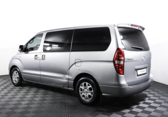 Подержанный автомобиль Hyundai Grand Starex 2013 года (7 фото)