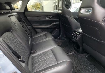 Подержанный автомобиль Changan UNI-K 2023 года (13 фото)