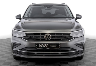 Подержанный автомобиль Volkswagen Tiguan 2021 года (2 фото)
