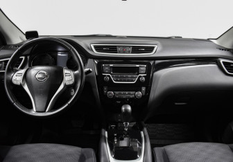 Подержанный автомобиль Nissan Qashqai 2016 года (11 фото)