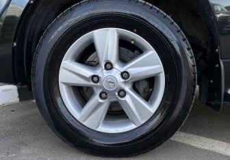 Подержанный автомобиль Lexus LX 2014 года (9 фото)