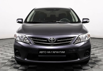 Подержанный автомобиль Toyota Corolla Sedan 2012 года (2 фото)