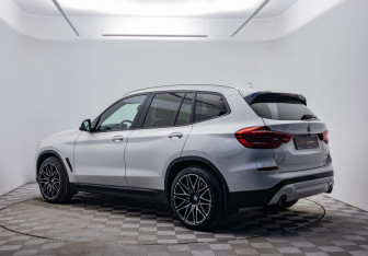 Подержанный автомобиль BMW X3 2020 года (7 фото)
