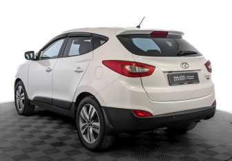Подержанный автомобиль Hyundai ix35 2014 года (7 фото)