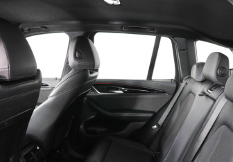 Подержанный автомобиль BMW X3 2020 года (15 фото)