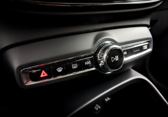 Подержанный автомобиль Volvo XC40 2020 года (24 фото)