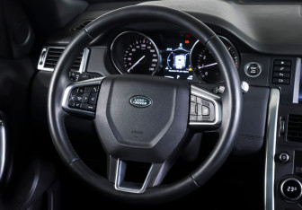 Подержанный автомобиль Land Rover Discovery Sport 2017 года (13 фото)