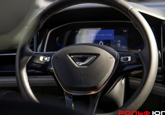 Подержанный автомобиль Jetta VS7 2023 года (12 фото)