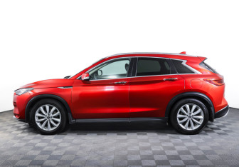 Подержанный автомобиль Infiniti QX50 2018 года (8 фото)