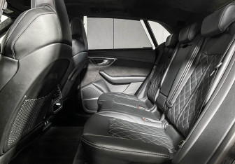 Подержанный автомобиль Audi SQ8 2019 года (10 фото)