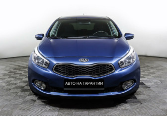 Подержанный автомобиль Kia Ceed Hatchback 2014 года (2 фото)