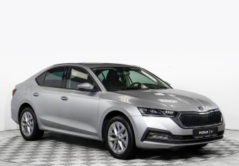 Подержанный автомобиль Skoda Octavia Liftback 2021 года (2 фото)
