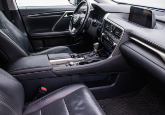 Подержанный автомобиль Lexus RX 2019 года (9 фото)