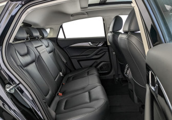 Новый FAW Bestune B70 2024 (12 фото)