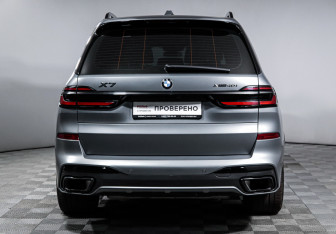 Подержанный автомобиль BMW X7 2023 года (6 фото)