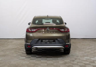 Подержанный автомобиль Renault Arkana 2021 года (6 фото)