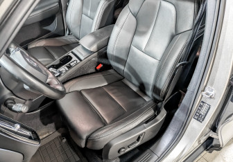 Подержанный автомобиль Volvo XC40 2019 года (20 фото)