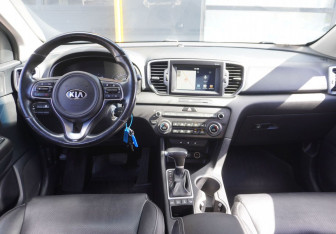 Подержанный автомобиль Kia Sportage 2017 года (14 фото)