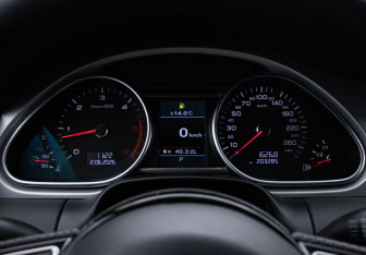 Подержанный автомобиль Audi Q7 2013 года (12 фото)