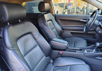 Подержанный автомобиль Audi A3 Hatchback 2004 года (10 фото)