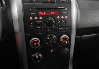 Подержанный автомобиль Suzuki Grand Vitara 2006 года (18 фото)