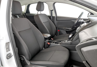 Подержанный автомобиль Ford Focus Hatchback 2017 года (23 фото)